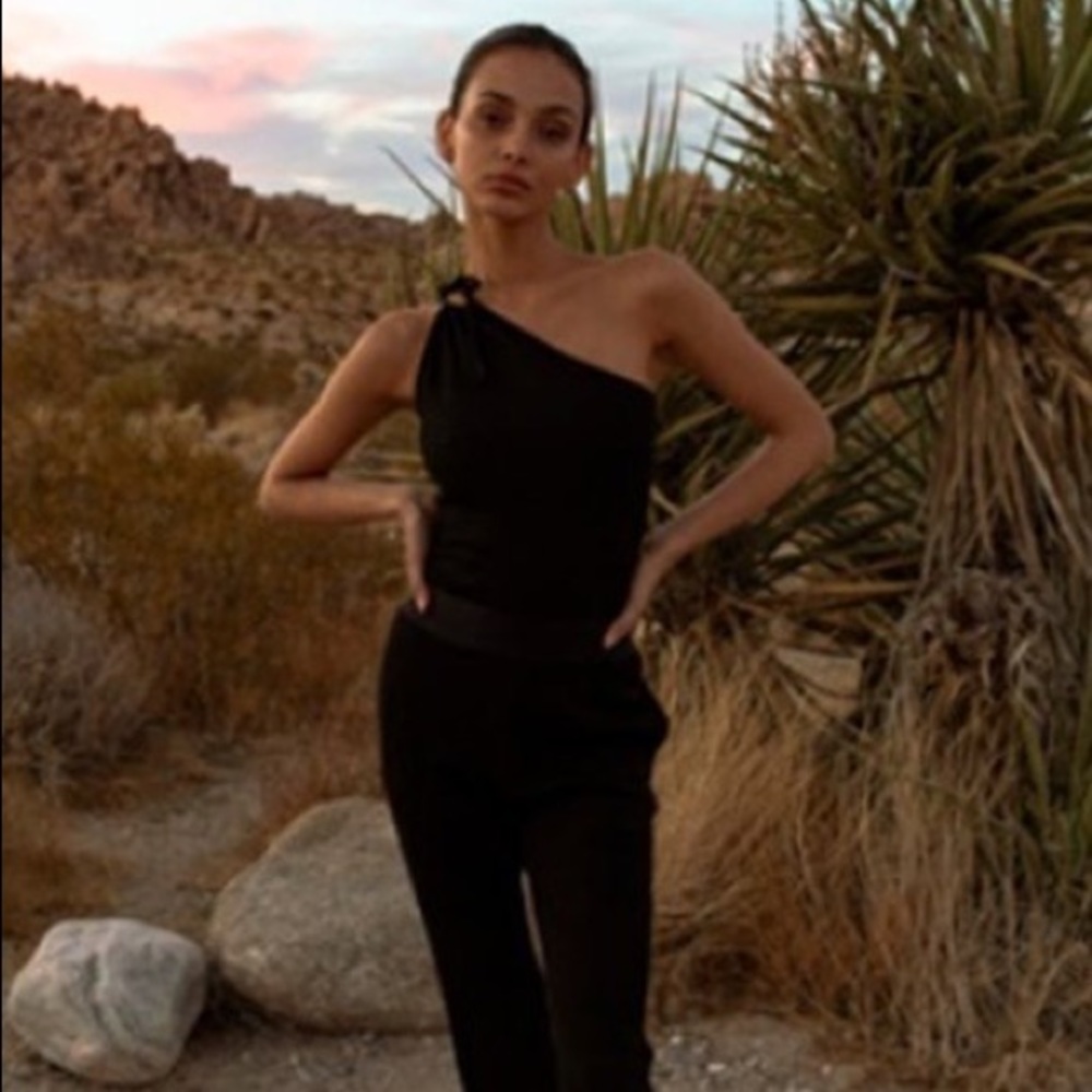 NEW The Range Black Alloy Rib Tied One Shoulder Tank in Large - Picture 2 of 8